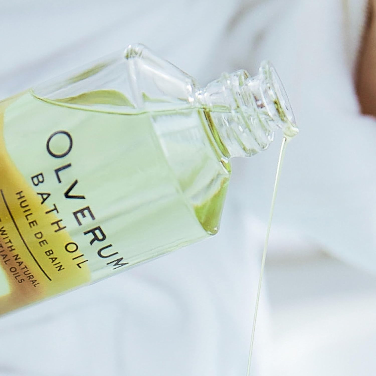 OLVERUM - Natural Bath Oil | Vegan, Cruelty-Free, Revitalizing Clean Beauty Bath Oil (4.25 fl oz | 125 ml)